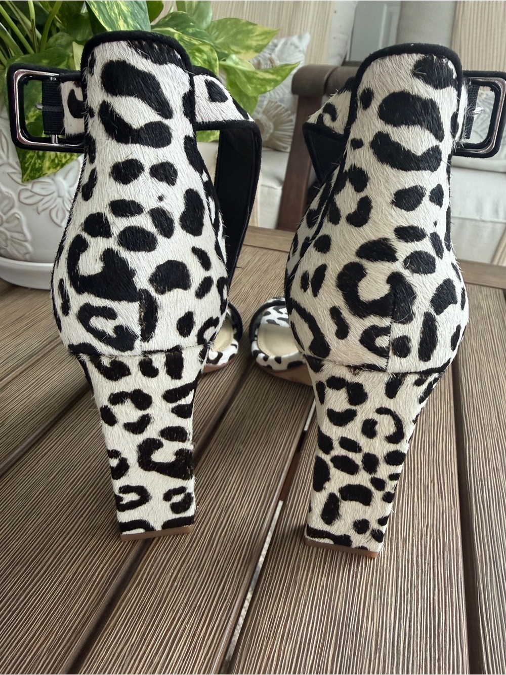 Vince Camuto Leopard Cow Hair Ankle Strap Block Heel Sandals Size 8M 3.75” - Picture 6 of 11